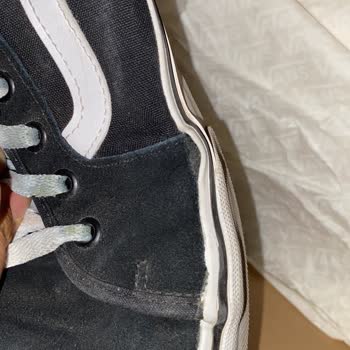 Vans Ayakkabıda Kısa Sürede Açılma Ve İlgisiz Mağaza