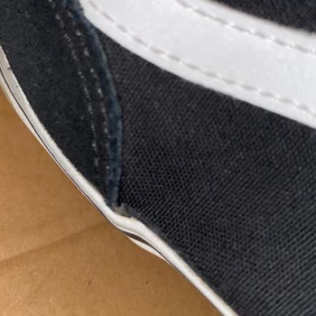 Vans Ayakkabıda Kısa Sürede Açılma Ve İlgisiz Mağaza