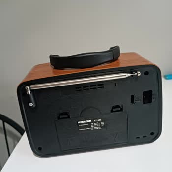 Bir Kullanım Sonrası Radyo Bozuldu Yardım Bekliyorum