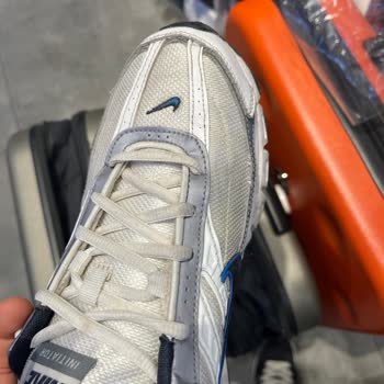 Nike Aldığım Ayakkabının Dikişleri Kısa Sürede Açıldı, Değişim Süreci Uzatılıyor