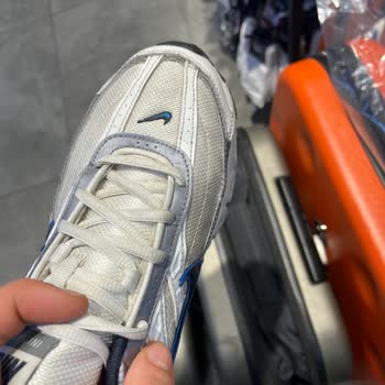 Nike Aldığım Ayakkabının Dikişleri Kısa Sürede Açıldı, Değişim Süreci Uzatılıyor