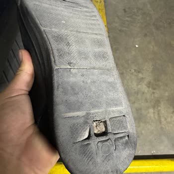 White Stone Mağazasından Alınan Ayakkabıda Sürekli Yırtılma Sorunu