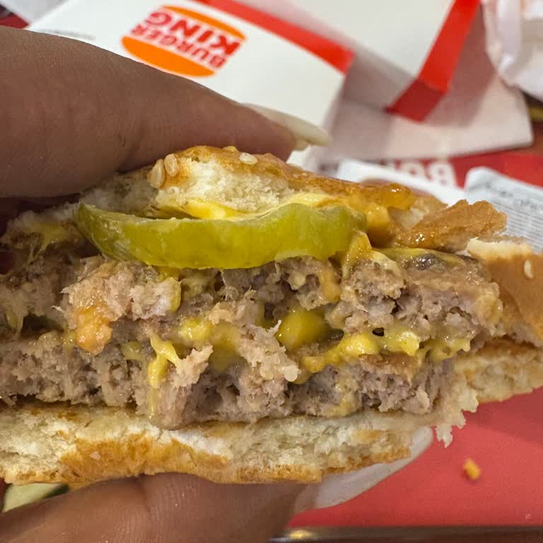 Burger King Yüreğir Şubesinde Çiğ Ürün Ve Kötü Hizmet Deneyimi
