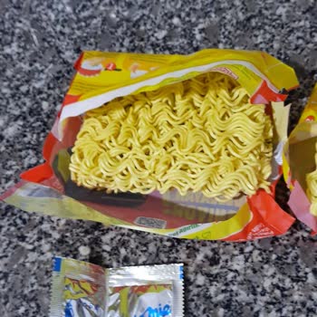 Noodle Paketlerinde Yağ Eksikliği Ve Lezzet Sorunu
