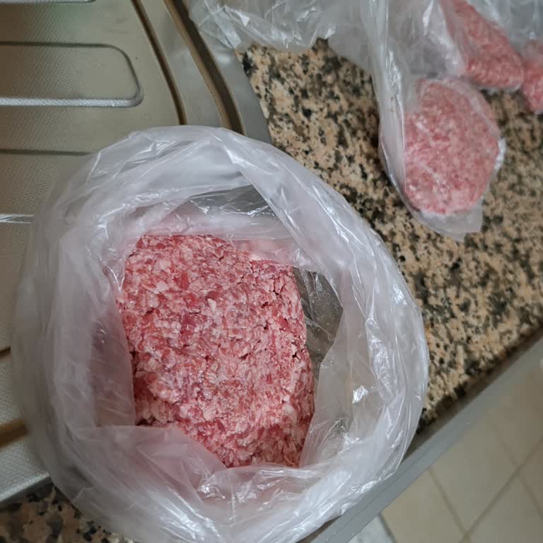 Yağlı Et Ve Yetersiz Müşteri Hizmeti Nedeniyle Sorunum Çözülmedi