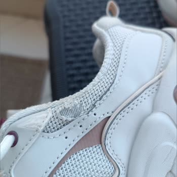 Skechers Ayakkabıda Aynı Noktalarda Sökülme Ve İlgisiz Servis