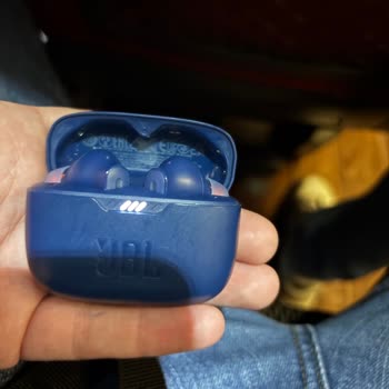 JBL Tune 230NC Kulaklığın Sağ Tarafı Şarj Olmuyor, Çözüm Bekliyorum