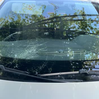 16 Gündür Kırık Camlı Araca Binmek Zorunda Kaldım