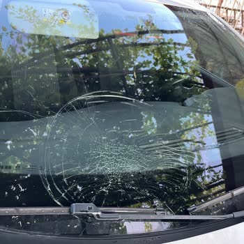 16 Gündür Kırık Camlı Araca Binmek Zorunda Kaldım