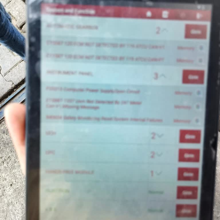 Sıcak Havada Renault Clio Motoru Isınıyor Ve Kalkışta Zorlanıyor