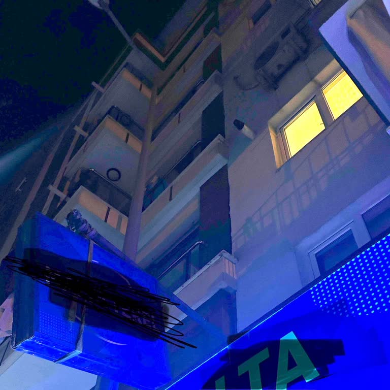 Efes Pilsen Tabelam Düşmek Üzere, Kimse İlgilenmiyor!