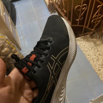 Asics Ayakkabıda Kalıp Yanında Yırtılma Ve Deformasyon Şoku