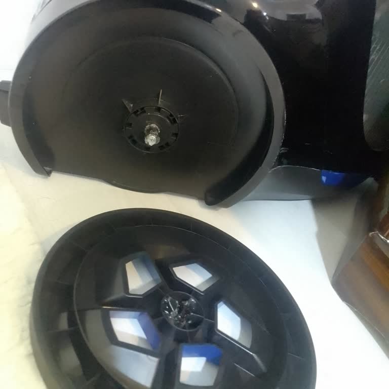 Vestel H60M Süpürge Tekerlekleri Kısa Sürede Kırıldı, Yedek Parça Bulamıyorum