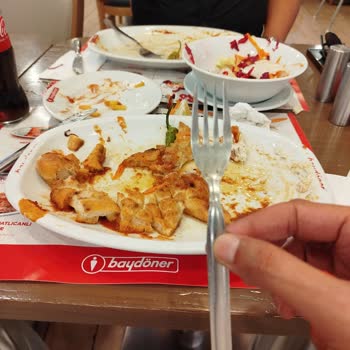 Forum Mersin AVM Baydöner'de Eğitimsiz Personel Ve Kalitesiz Hizmet Hayal Kırıklığı Yarattı