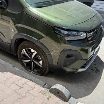 Sigorta Şirketinin Hasarlı Parçaları Uygunsuz Tamir Ettirmesi Ve İletişimsizlik