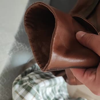 Aldığım Deri Mont Dar Geldi Ve İlgisizliğe Uğradım