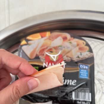 Son Kullanma Tarihi Geçmemiş Salamdan Böcek Çıkmasıyla Yaşadığım Şok