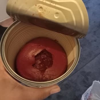 Tat Marka Salçanın Kutusu Yarım Çıktı, Hayal Kırıklığına Uğradım