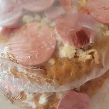 Dondurulmuş Pizzanın Yanık Ve Beklentiyi Karşılamayan İçeriğiyle Hayal Kırıklığı