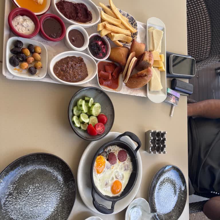 Midpoint Fenerbahçe'de Hayal Kırıklığı Yaratan Kahvaltı Deneyimi