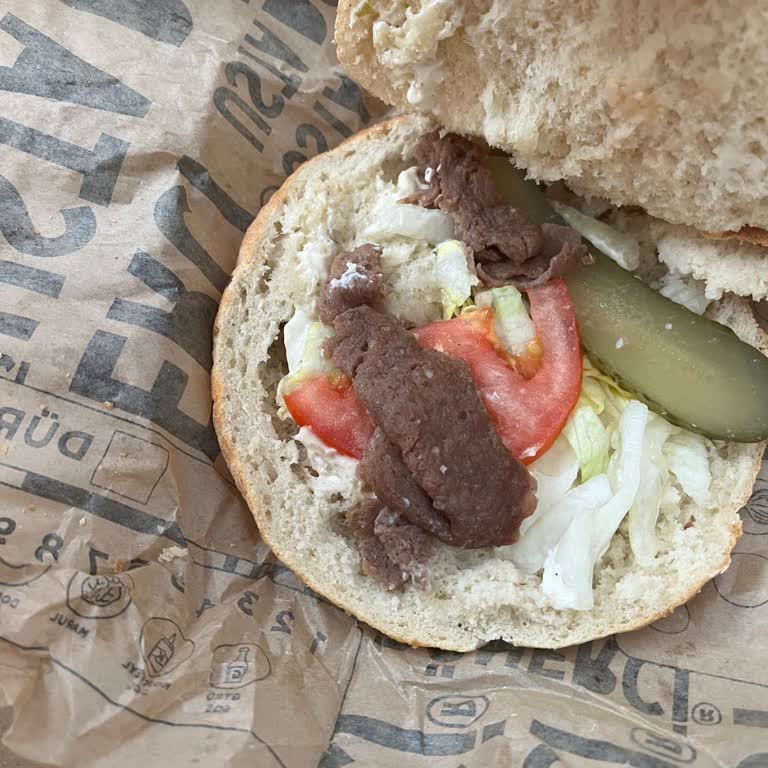 Dönerde Et Ve Sos Yok, Kupkuru Ekmek Verdiler!