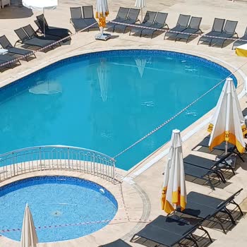 Pyxis Point Hotel Otele Giriş Yaptığımız Günden Beri Hiçbir Sorun Bitmiyor