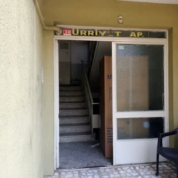Buzdolabı Teslimatı Apartman Girişinde Bırakıldı, Eve Taşınmadı
