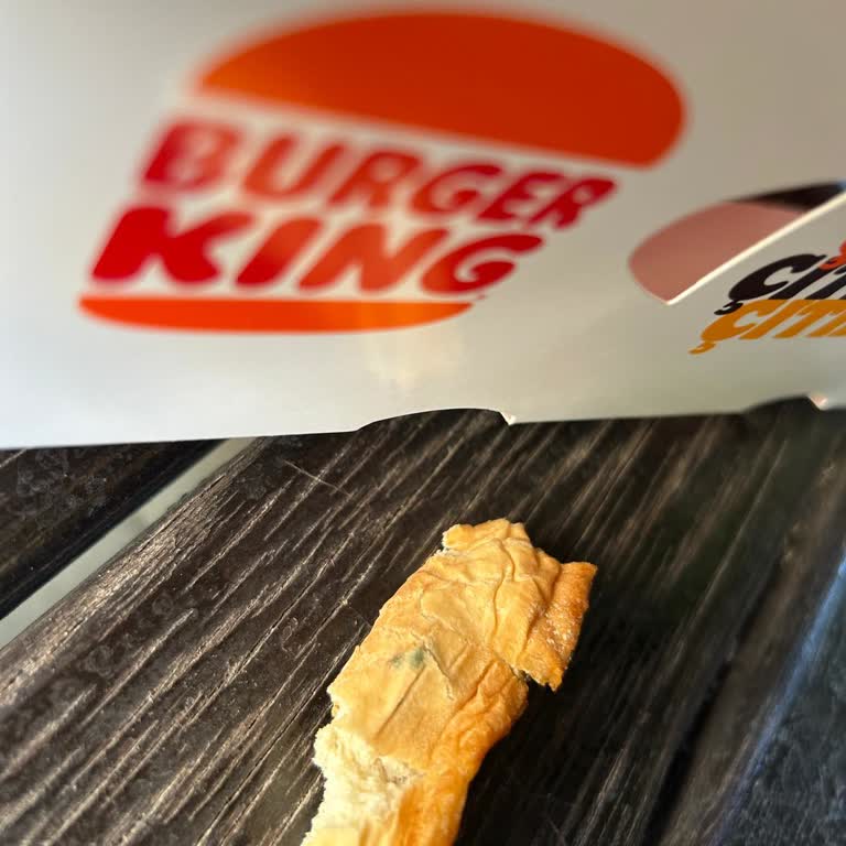 Burger King'den Sipariş Edilen Hamburgerde Küf Çıkması Ve Kötü Deneyim