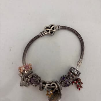 Bir Haftada Kararan Bileklik Ve İlgisiz Müşteri Hizmeti