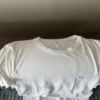 Kullanılmış Ve Etiketsiz Tişört Gönderildi