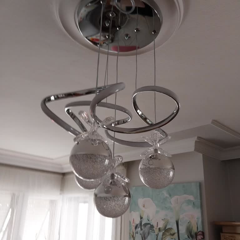 Kumandasız Teslim Edilen Avize İçin Çözüm Sunulmuyor, Mağduriyetim Giderilmiyor