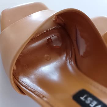 Nine West’ten Aldığımız Terliğin 3. Kullanımda Yırtılması Hayal Kırıklığı Yarattı!