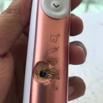 Oral - B Diş Fırçası Aniden Yandı Ve Kullanılamaz Hale Geldi