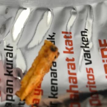 Doritos Cips Paketinden Sert Ve Garip Bir Parça Çıktı