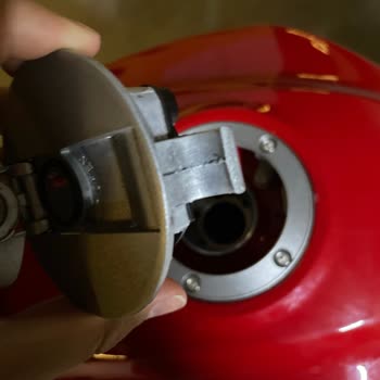 Motorun Depo Kapağı Kırıldı Servis Ve Satıcıya Ulaşamıyorum