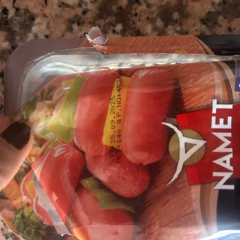 Son Kullanma Tarihi Geçmemiş Sosisin Bozuk Çıkması Ve Kötü Koku Şikayeti