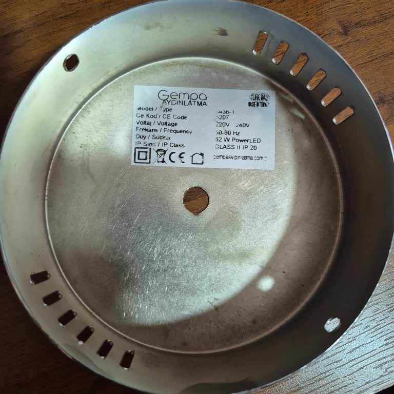 Garanti Kapsamındaki LED Avize İçin Yüksek Ücret Talebi