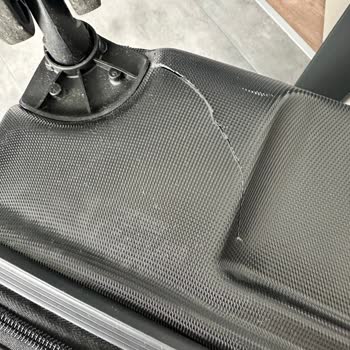 İlk Kullanımda Kırılan Valiz Ve Üretim Hatası İddiasına Yanıt Alamama