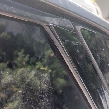 Sıfır Alınan Peugeot 3008'de Kısa Sürede Cam Çıtası Sorunu