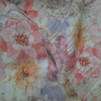 Modanisa Kleid mit Rissen beim ersten Tragen