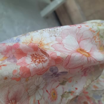 Modanisa Kleid mit Rissen beim ersten Tragen