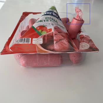 Torku Dana Kokteyl Sosis İçinden Plastik Parça Çıktı