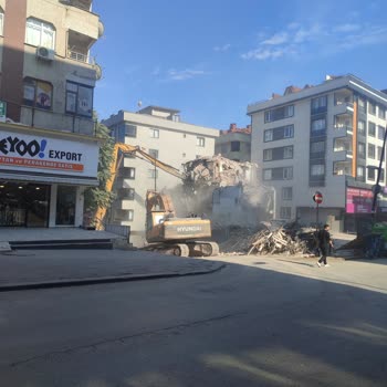 Kentsel Dönüşüm Yıkımlarında Toz Ve Gürültüden Rahatsızlık