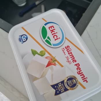 Taze Olması Gereken Peynir Yüzünden Gün Boyu Mide Rahatsızlığı Yaşadım