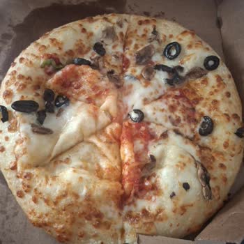 Domino's Pizza Yanlış Ve Eksik Sipariş, Kalitesiz Ürünler Ve Yetersiz Müşteri Hizmetleri