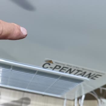 Yeni Alınan Derin Dondurucu Ezik Ve Ambalajsız Teslim Edildi!