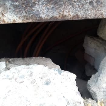 Türk Telekom Açık Telekom Kabloları Hayvanlar Ve Çocuklar İçin Tehlike Oluşturuyor