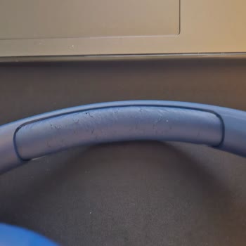 JBL Kulaklık Süngerleri Hızla Deformasyon Yaşıyor, Yedek Parça Sorunu Devam Ediyor