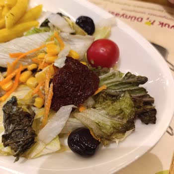 Tavuk Dünyası Hijyen ve Çürümüş Salata Şikayeti
