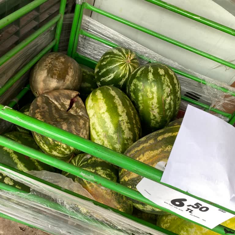 Şok Markette Kötü Koku Ve Bozulmuş Ürünlerle Hijyen Sorunu